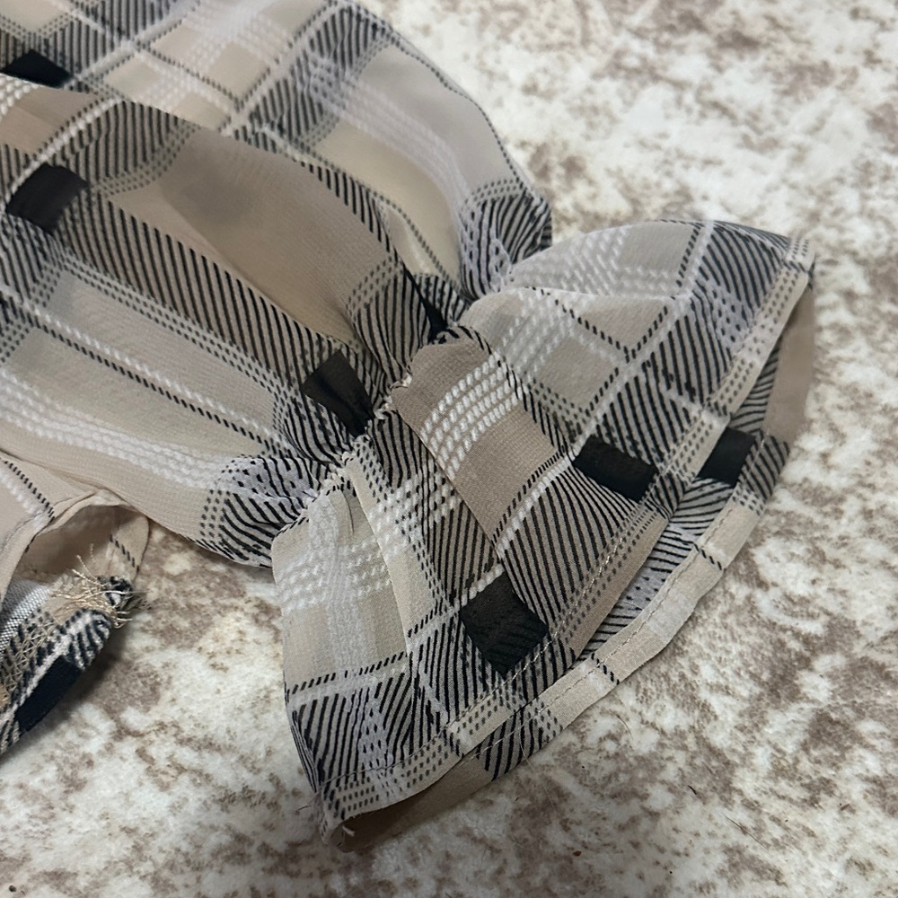Plaid Long Sleeve Blouse - Picture 4 of 11